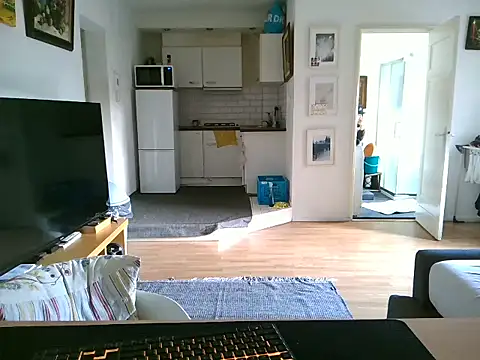 Snapshot of mihaimichael chatting on 24, 4, 2026 mihaimichael online show from 24, 4, 2026