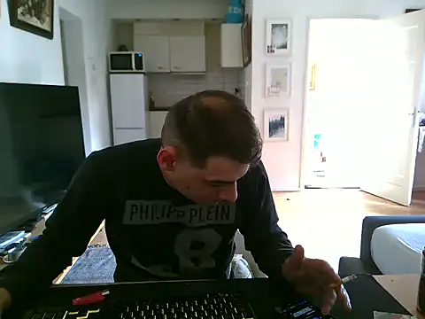 Snapshot of mihaimichael chatting on 2, 5, 2026 mihaimichael online show from 2, 5, 2026