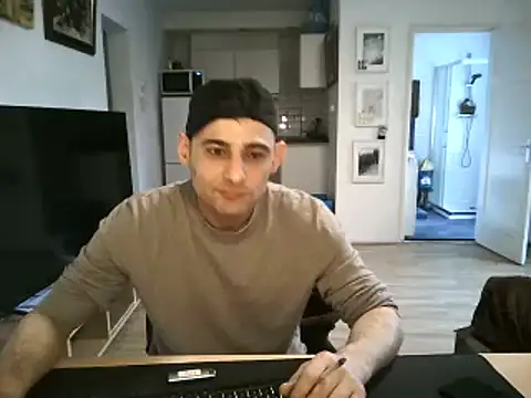 Snapshot of mihaimichael chatting on 10, 5, 2026 mihaimichael online show from 10, 5, 2026
