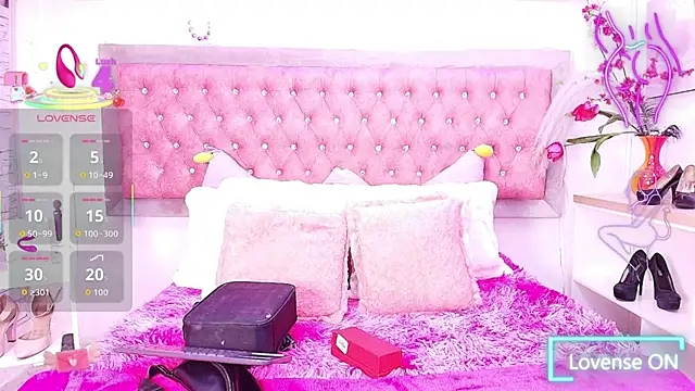 Tayzon Foxxx online show from 14, 10, 2025