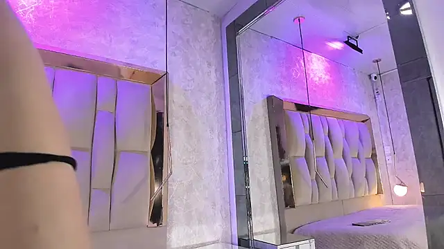 MadisonWood01 online show from 19, 3, 2026