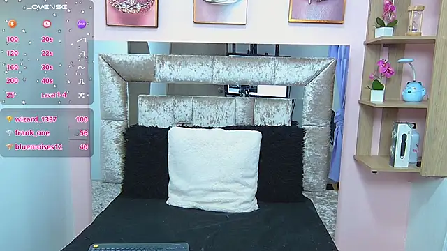 Snapshot of Vaioletcooper chatting on 24, 1, 2025 Vaioletcooper online show from 24, 1, 2025