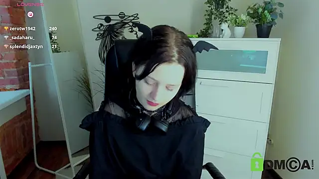 Snapshot of Alina_Mills chatting on 21, 2, 2025 Alina Mills online show from 21, 2, 2025