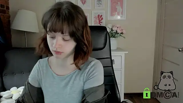 Snapshot of Alina_Mills chatting on 3, 10, 2025 Alina Mills online show from 3, 10, 2025