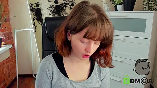 Snapshot of Alina_Mills chatting on 7, 10, 2025 Alina Mills online show from 7, 10, 2025