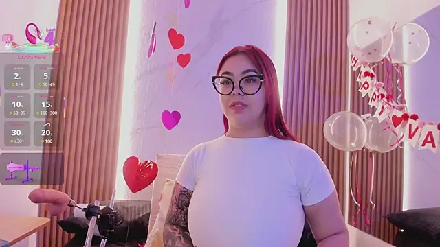 Snapshot of juicy_led_ chatting on 8, 2, 2025 juicy led online show from 8, 2, 2025