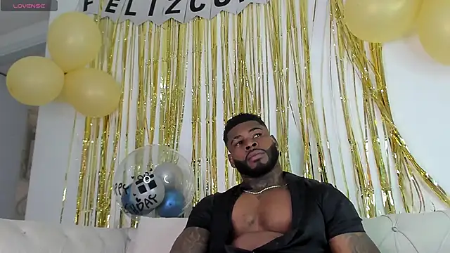 Snapshot of Makonneen chatting on 26, 5, 2026 Makonneen online show from 26, 5, 2026