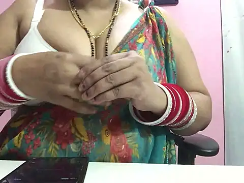 Snapshot of Desi_bhabhiii chatting on 16, 12, 2024 Desi bhabhiii online show from 16, 12, 2024