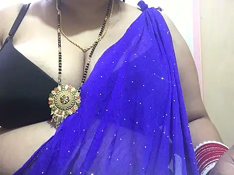 Snapshot of Desi_bhabhiii chatting on 18, 12, 2024 Desi bhabhiii online show from 18, 12, 2024