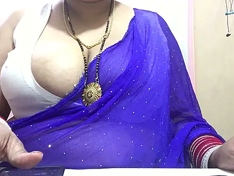 Snapshot of Desi_bhabhiii chatting on 27, 12, 2024 Desi bhabhiii online show from 27, 12, 2024