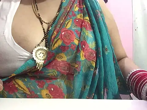 Snapshot of Desi_bhabhiii chatting on 31, 12, 2024 Desi bhabhiii online show from 31, 12, 2024