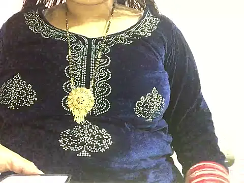 Snapshot of Desi_bhabhiii chatting on 1, 1, 2025 Desi bhabhiii online show from 1, 1, 2025