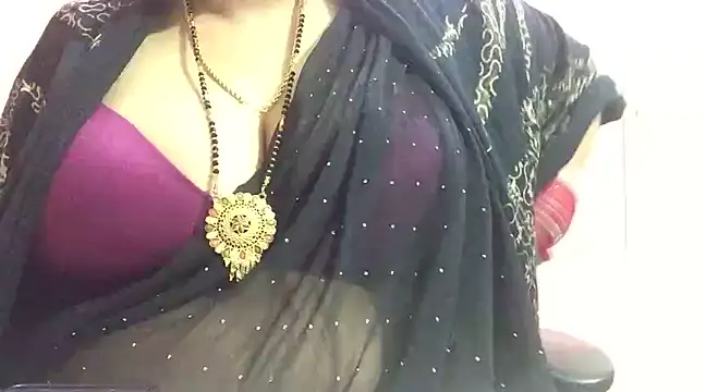Snapshot of Desi_bhabhiii chatting on 6, 1, 2025 Desi bhabhiii online show from 6, 1, 2025