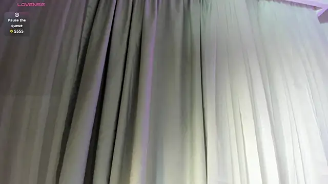 SaraaJhonsonn online show from 21, 2, 2026