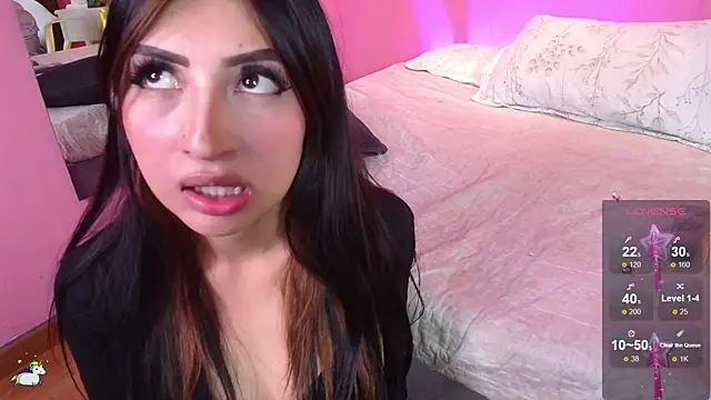 Snapshot of Nicolette_ks_ chatting on 17, 12, 2024 Nicolette ks online show from 17, 12, 2024
