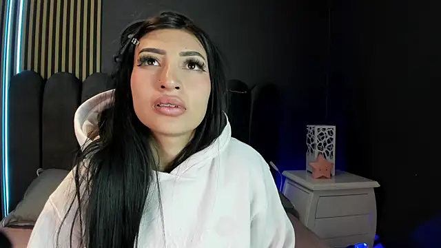 Nicolette ks  online show from 13, 6, 2026