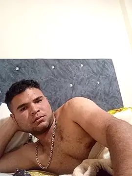Snapshot of PITBuk_708 chatting on 14, 12, 2025 PITBuk 708 online show from 14, 12, 2025