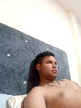 Snapshot of PITBuk_708 chatting on 22, 12, 2025 PITBuk 708 online show from 22, 12, 2025