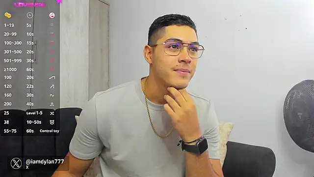 Iamdylan777 online show from 5, 12, 2024