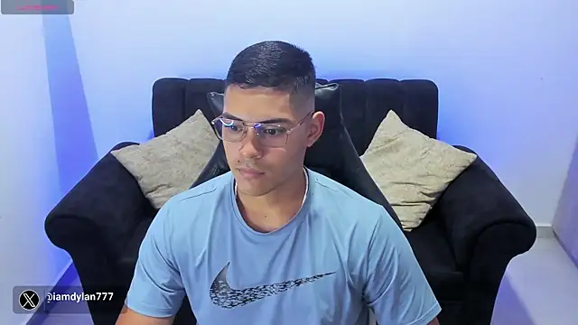 Iamdylan777 online show from 10, 2, 2025
