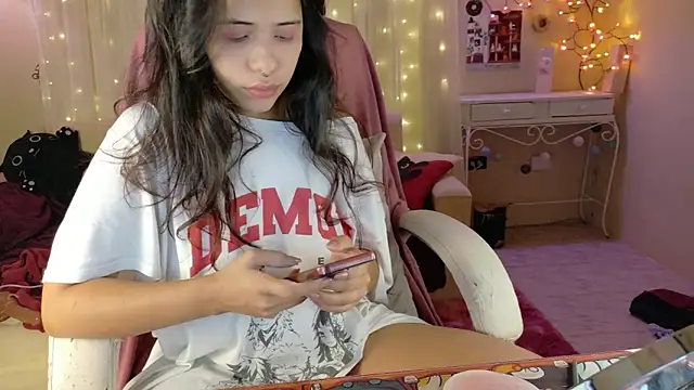 AllisonCatUwU online show from 7, 4, 2026