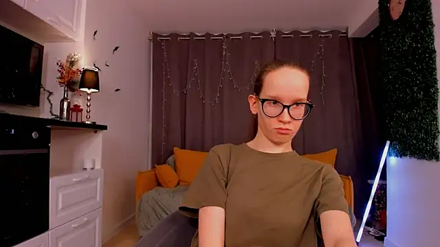Snapshot of BettyBrowni chatting on 1, 2, 2025 BettyBrowni online show from 1, 2, 2025
