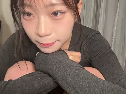 Snapshot of Riri__oo chatting on 12, 2, 2025 Riri oo online show from 12, 2, 2025