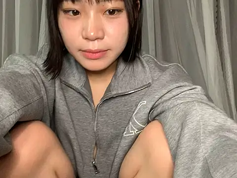 Snapshot of Riri__oo chatting on 11, 3, 2025 Riri oo online show from 11, 3, 2025