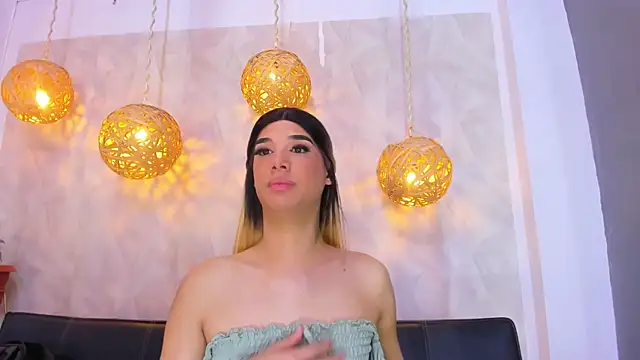 victoria aleia  online show from 15, 1, 2025