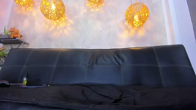 victoria aleia  online show from 28, 2, 2025