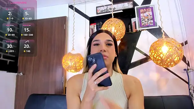 victoria aleia  online show from 23, 10, 2025