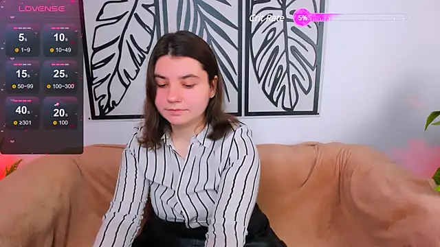 Snapshot of Viola__Shy chatting on 25, 1, 2025 Viola Shy online show from 25, 1, 2025