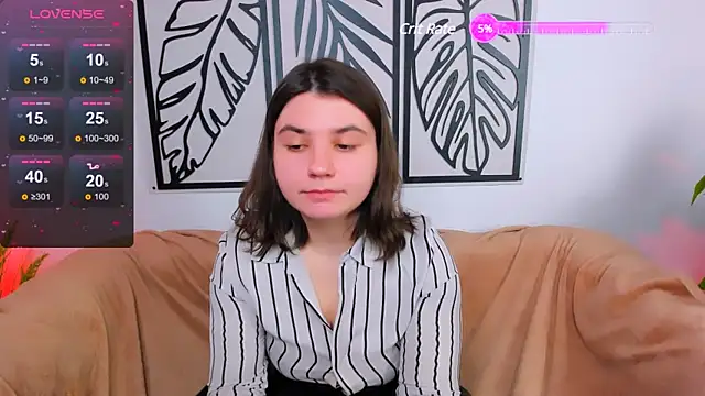 Snapshot of Viola__Shy chatting on 25, 1, 2025 Viola Shy online show from 25, 1, 2025