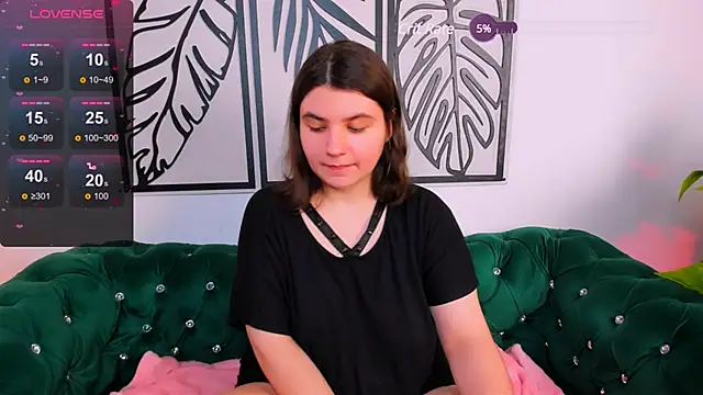 Snapshot of Viola__Shy chatting on 31, 1, 2025 Viola Shy online show from 31, 1, 2025