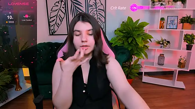 Snapshot of Viola__Shy chatting on 8, 2, 2025 Viola Shy online show from 8, 2, 2025