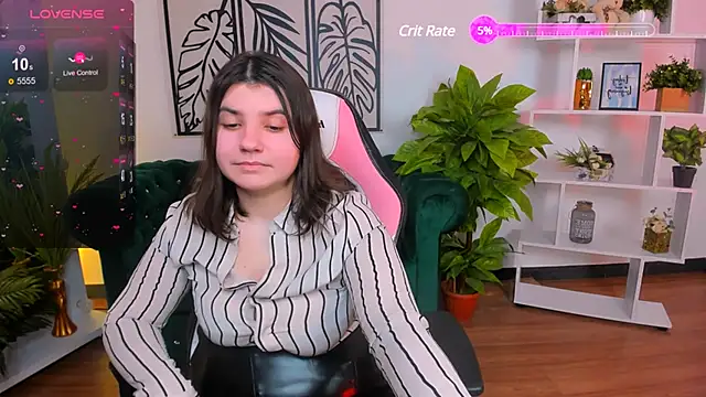 Snapshot of Viola__Shy chatting on 11, 2, 2025 Viola Shy online show from 11, 2, 2025