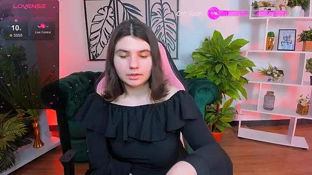Snapshot of Viola__Shy chatting on 13, 2, 2025 Viola Shy online show from 13, 2, 2025