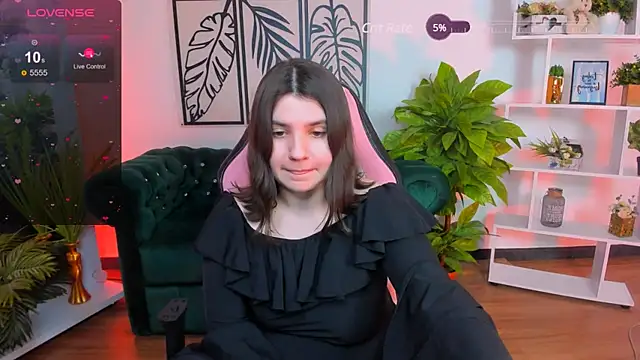 Snapshot of Viola__Shy chatting on 14, 2, 2025 Viola Shy online show from 14, 2, 2025