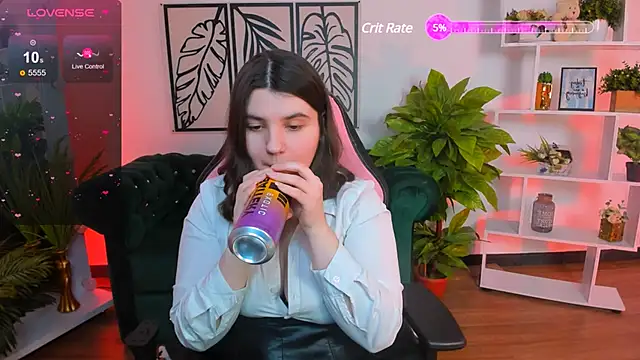 Snapshot of Viola__Shy chatting on 14, 2, 2025 Viola Shy online show from 14, 2, 2025
