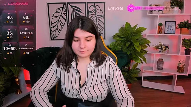 Snapshot of Viola__Shy chatting on 2, 3, 2025 Viola Shy online show from 2, 3, 2025