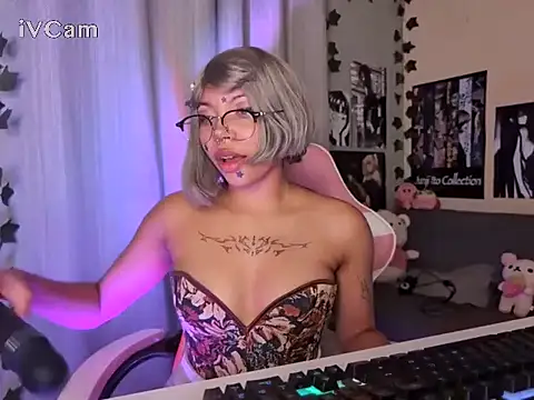 Snapshot of Lenakirbys chatting on 11, 10, 2025 Lenakirbys online show from 11, 10, 2025