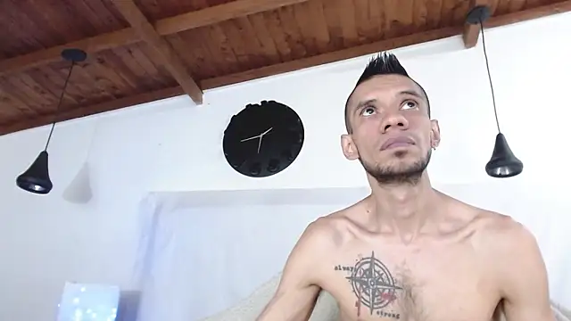 Snapshot of BIGZEHUZ chatting on 15, 1, 2025 BIGZEHUZ online show from 15, 1, 2025