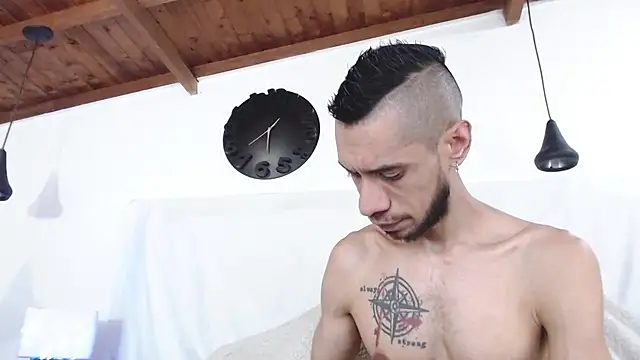 Snapshot of BIGZEHUZ chatting on 24, 2, 2025 BIGZEHUZ online show from 24, 2, 2025