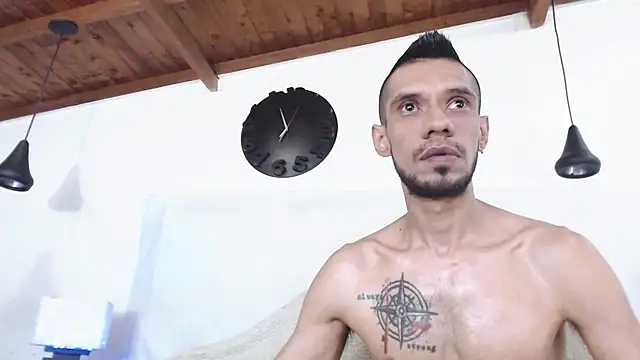 Snapshot of BIGZEHUZ chatting on 1, 3, 2025 BIGZEHUZ online show from 1, 3, 2025