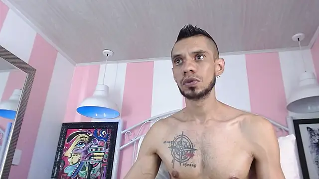 Snapshot of BIGZEHUZ chatting on 8, 3, 2025 BIGZEHUZ online show from 8, 3, 2025