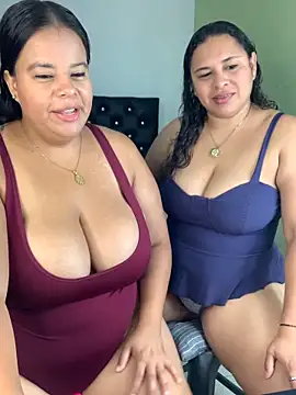 Snapshot of twocurvylatins chatting on 9, 6, 2026 twocurvylatins online show from 9, 6, 2026