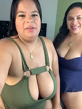twocurvylatins online show from 20, 6, 2026