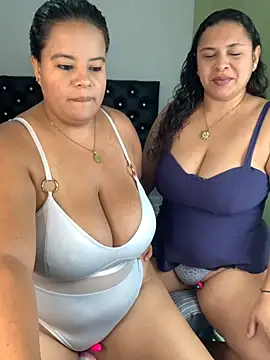 twocurvylatins online show from 6, 7, 2026