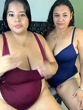 twocurvylatins online show from 1, 8, 2026