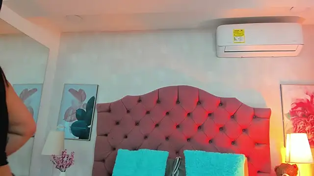 ThyaraJhons online show from 8, 4, 2026